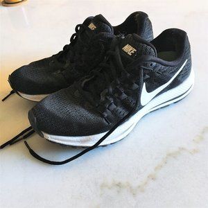 Nike Air Zoom Vomero 12 women black white sneaker